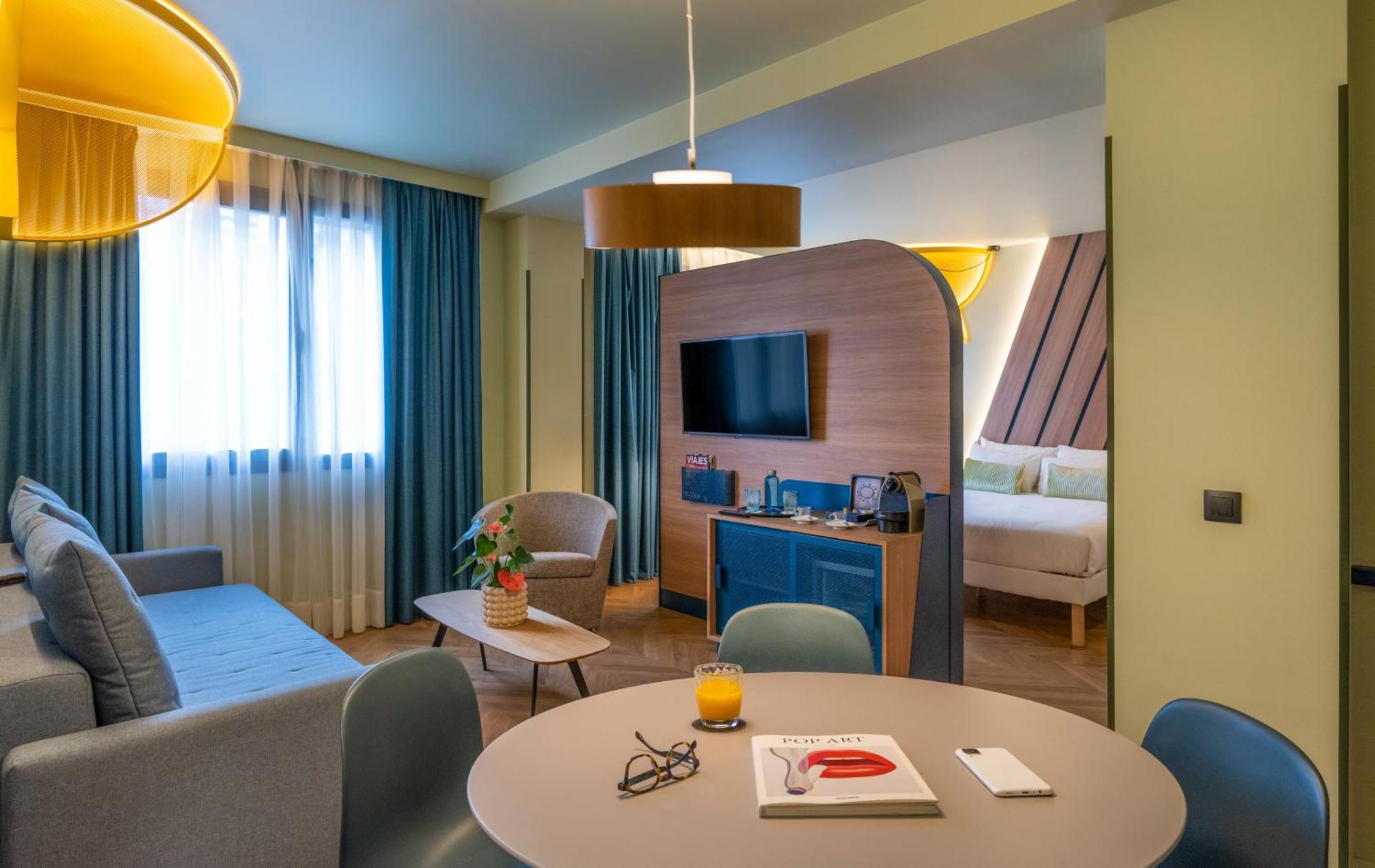 Habitación doble con salón