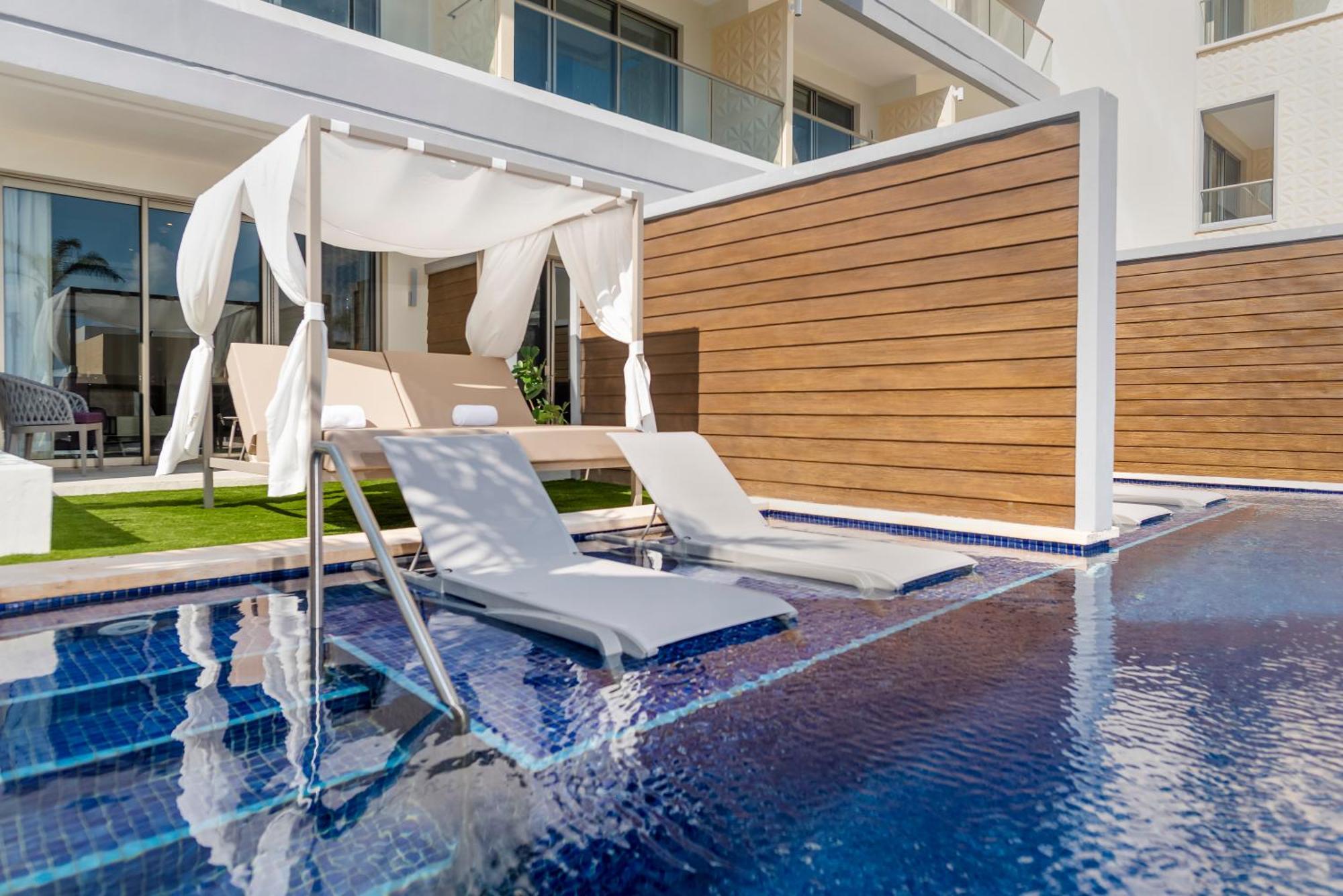 Junior Suite Swim Out