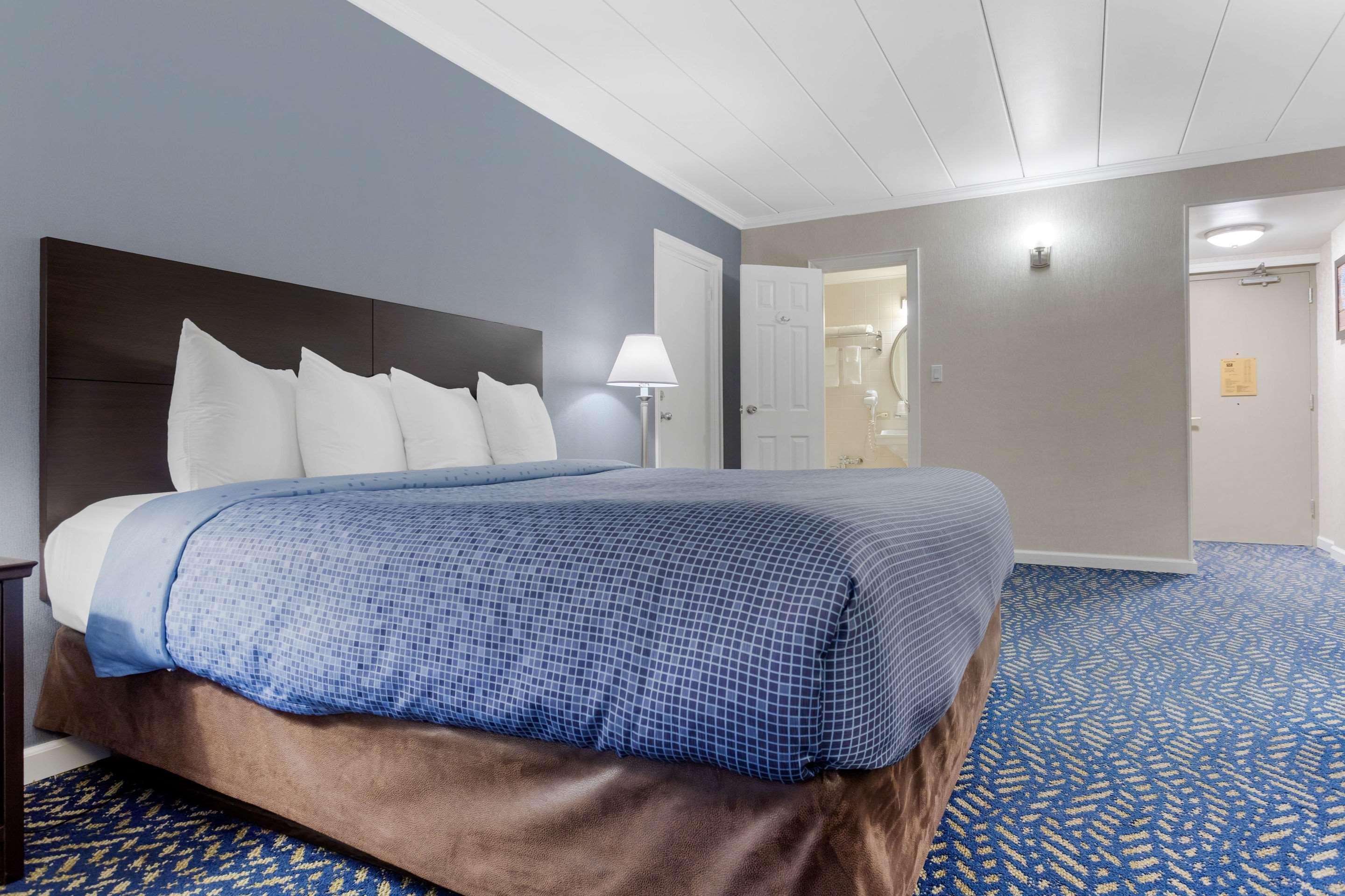 King Room - Non-Smoking