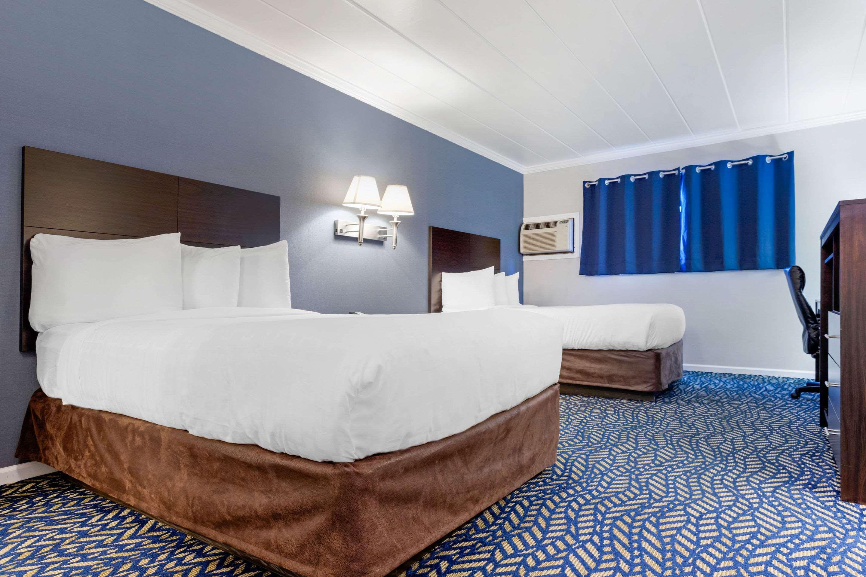 Double Room with Two Double Beds - Non-Smoking