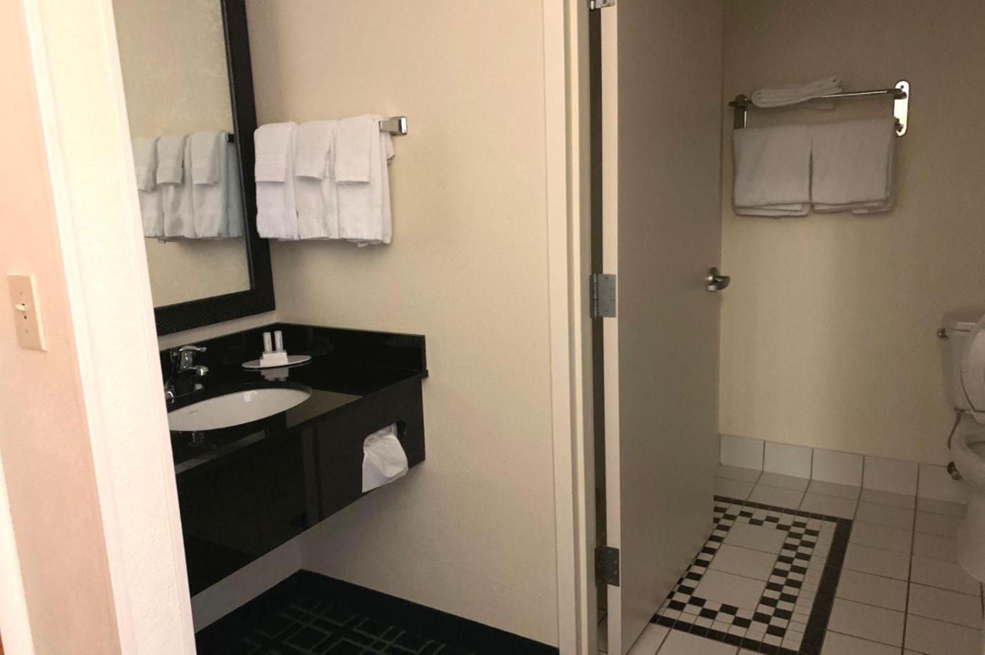 King Room - Non-Smoking