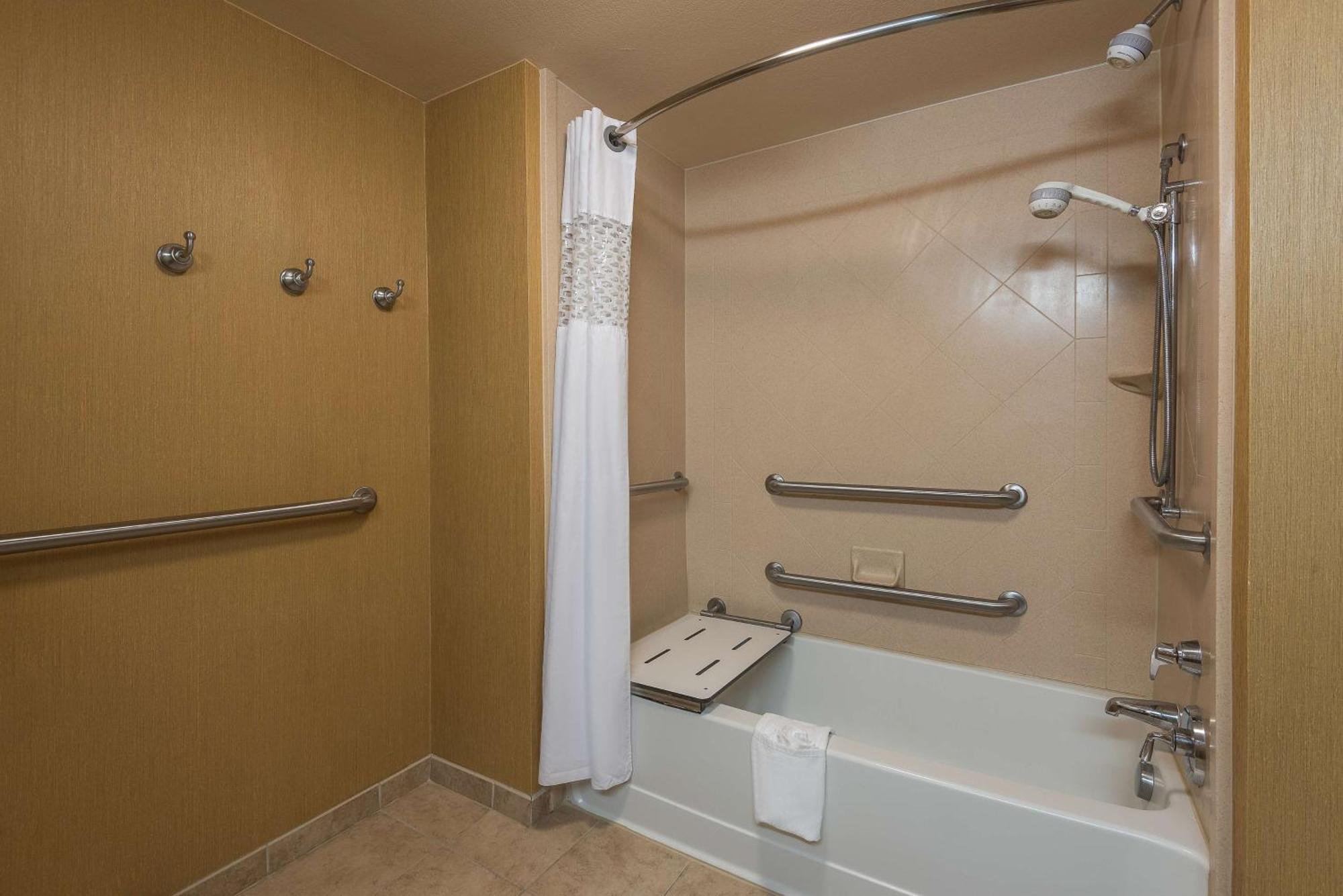 Queen Room with Two Queen Beds - Mobility and Hearing Access/Non-Smoking