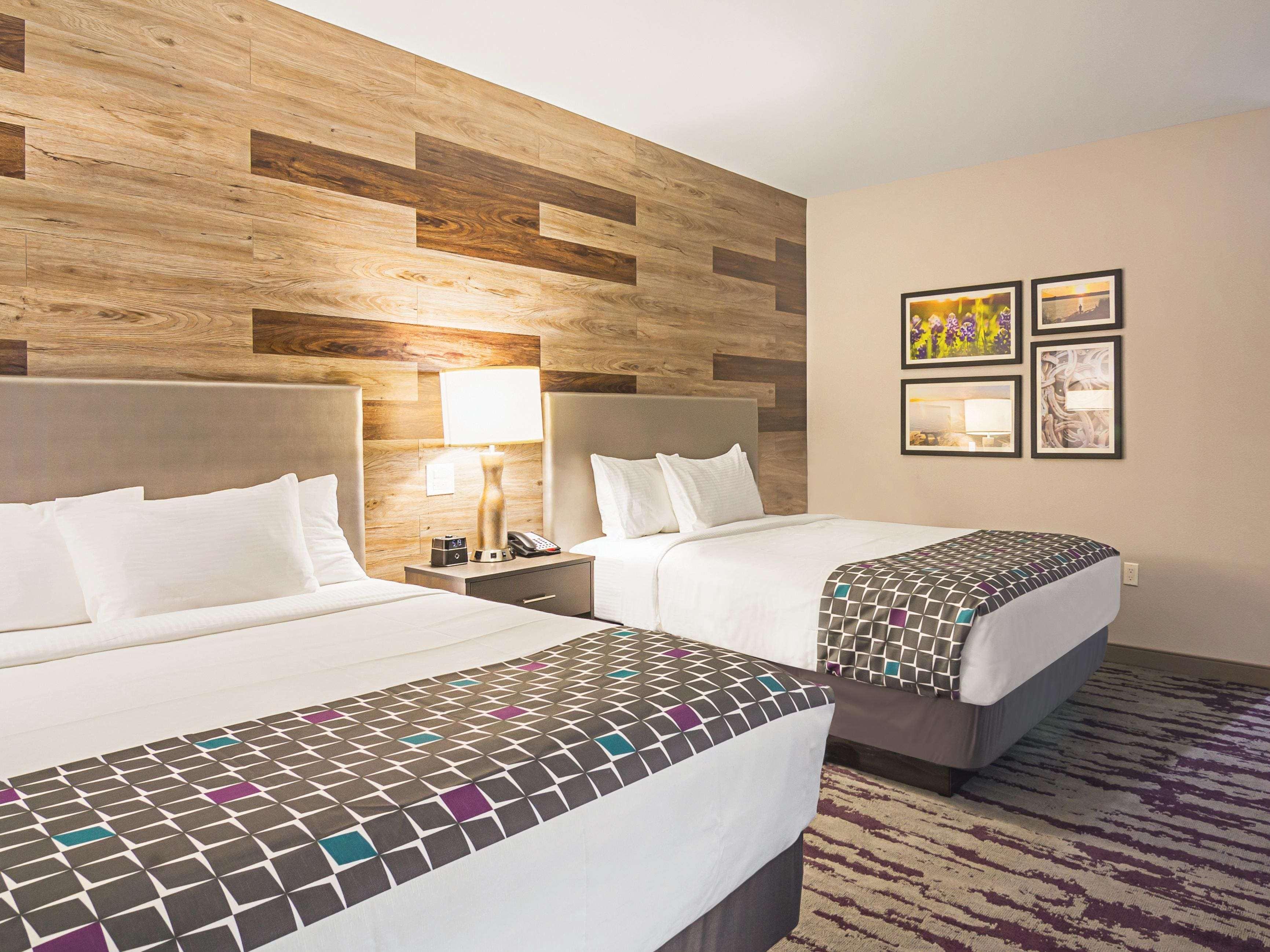 Queen Room with Two Queen Beds and Roll-In Shower - Mobility/Hearing Accessible - Non-Smoking