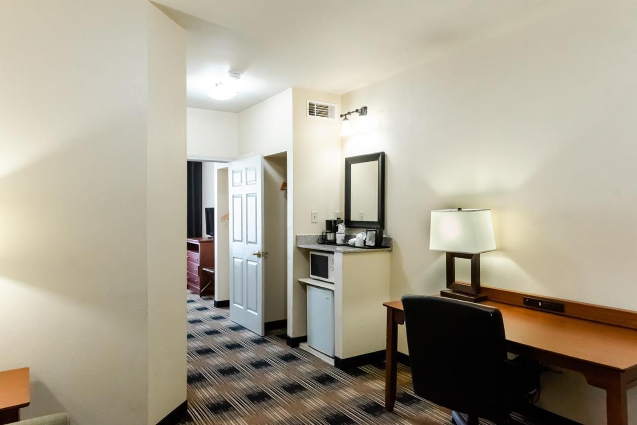 Standard King Room with Fireplace- Non Smoking,706231288:JPEG