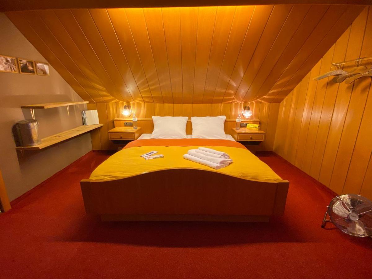 Großes Doppelzimmer