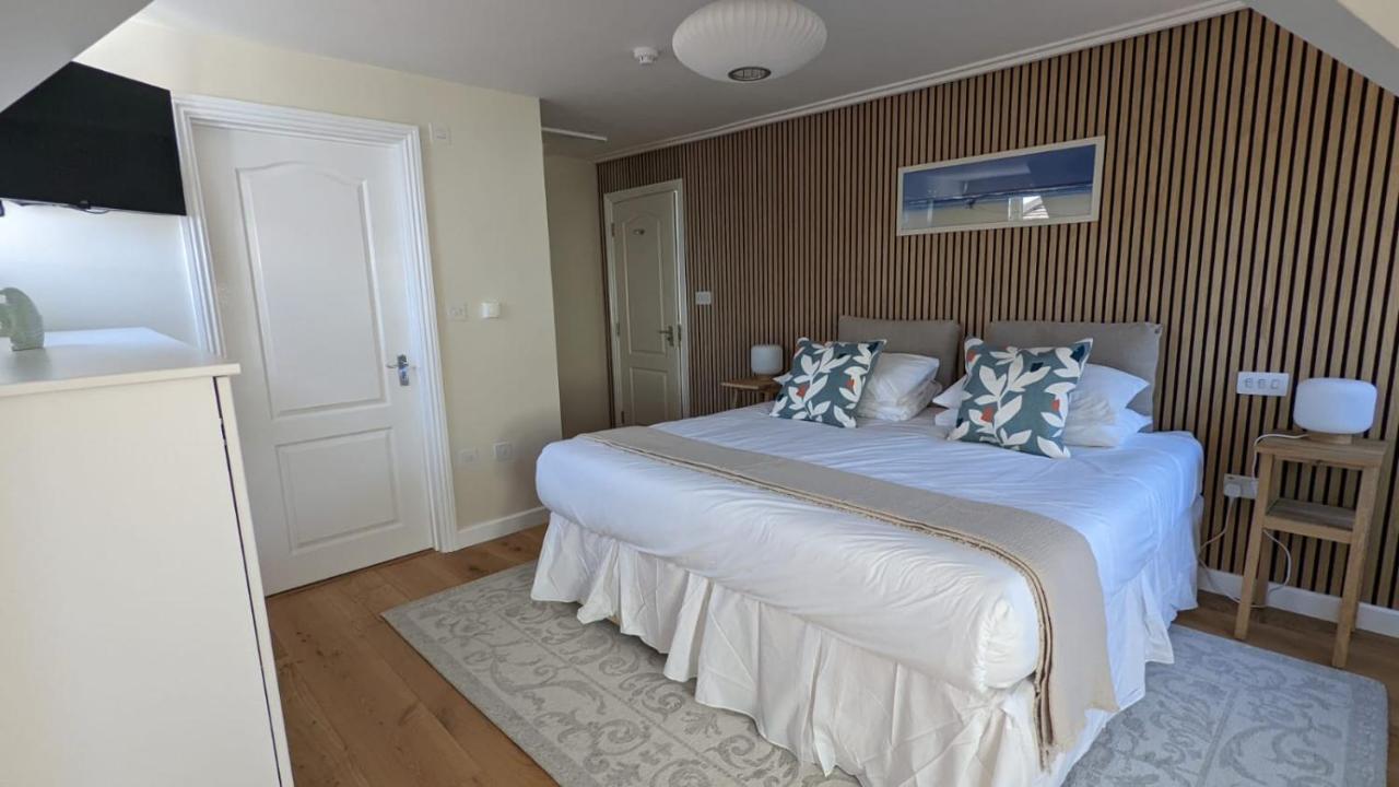Deluxe Doppelzimmer mit teilweisem Meerblick