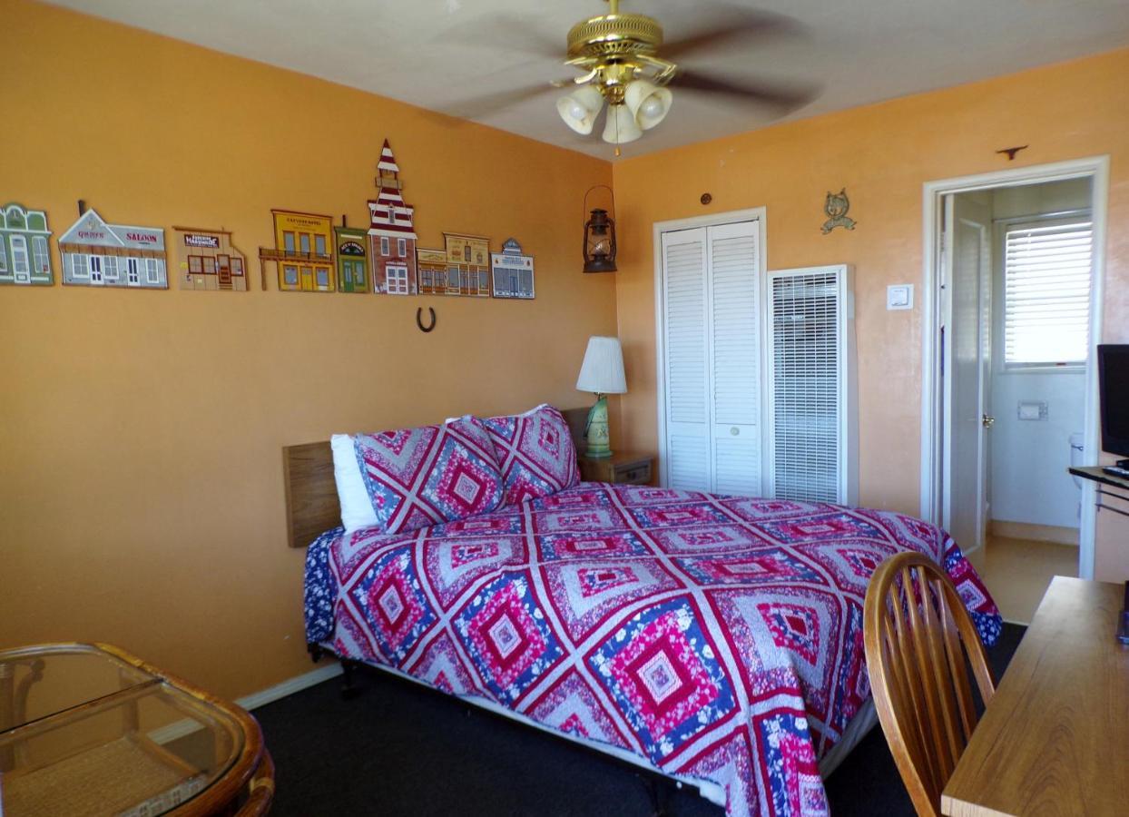Standard Queen Room