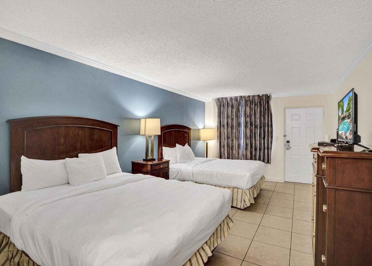 Traditional 2 Queen Bed Cityside