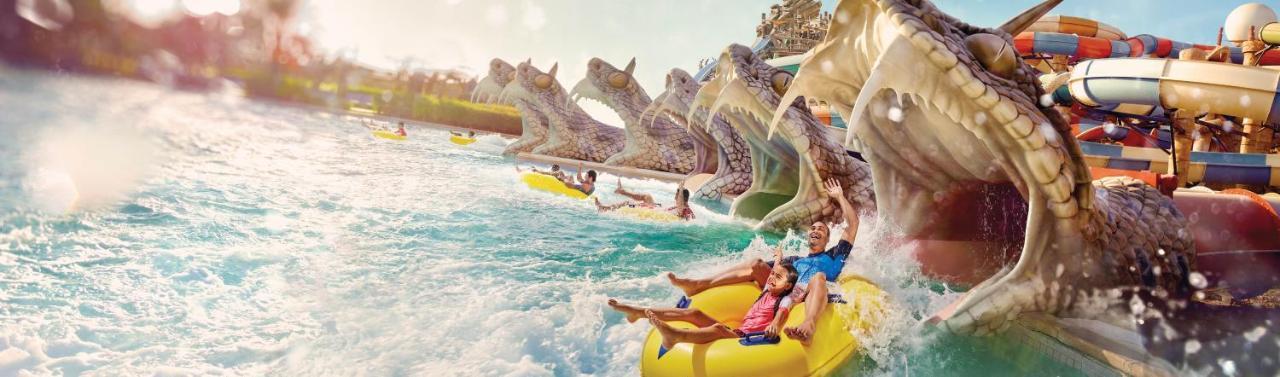 Deluxe King Room Sea View Balcony Theme Park Access,1705579901:JPEG