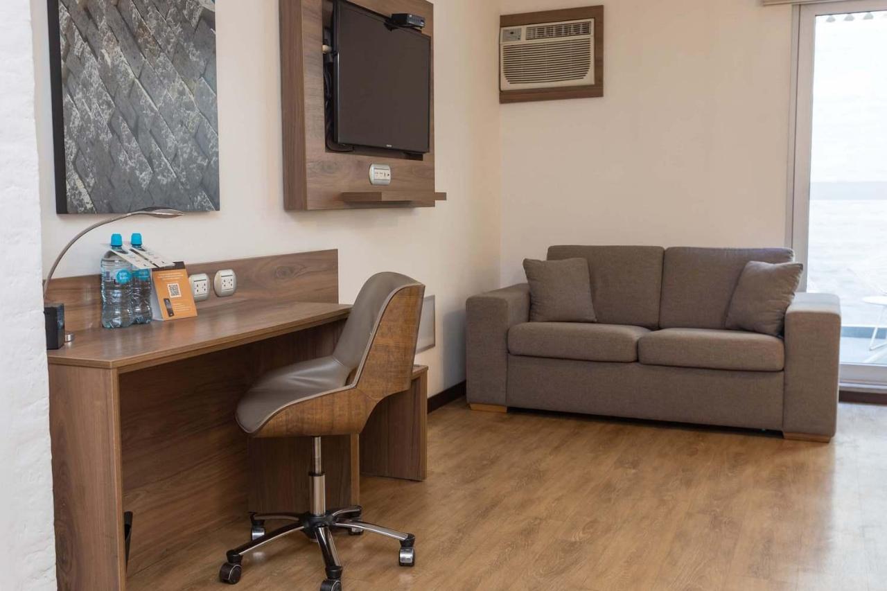 Quarto com 2 Camas de Solteiro
