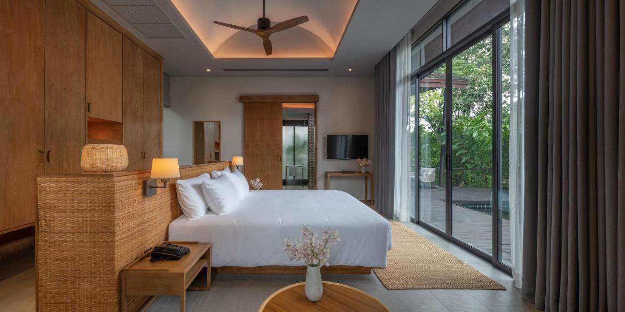 Villa aan het Strand met Kingsize Bed en Privézwembad