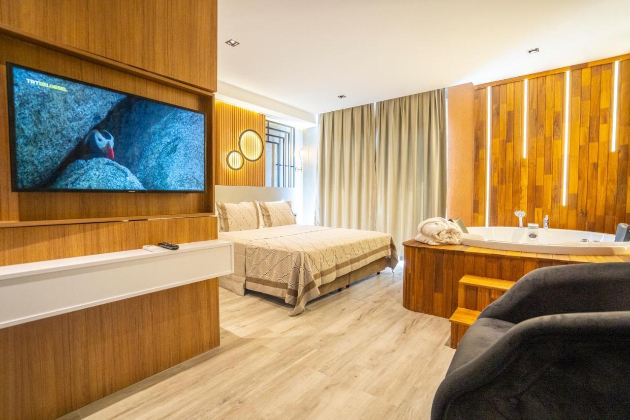 Deluxe Room with Jacuzzi