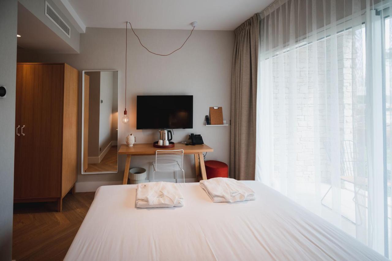 Double Room,1297777207:JPEG