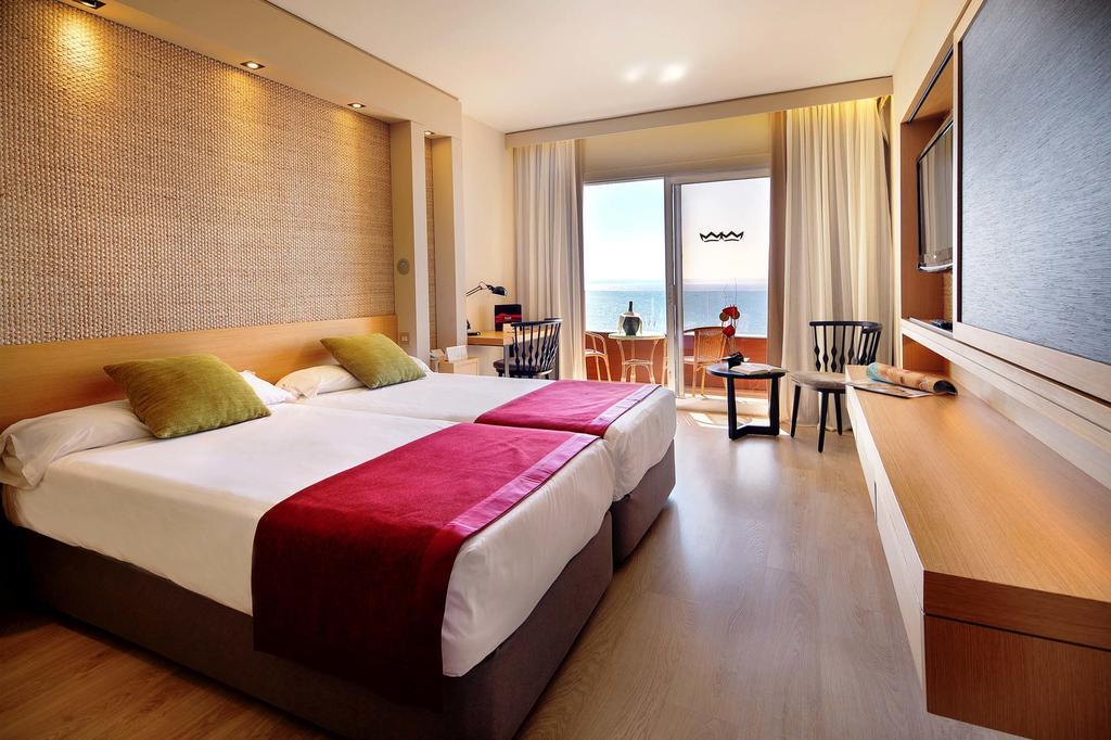 Double or Twin Room with Sea View & Spa Access,691936863:JPEG