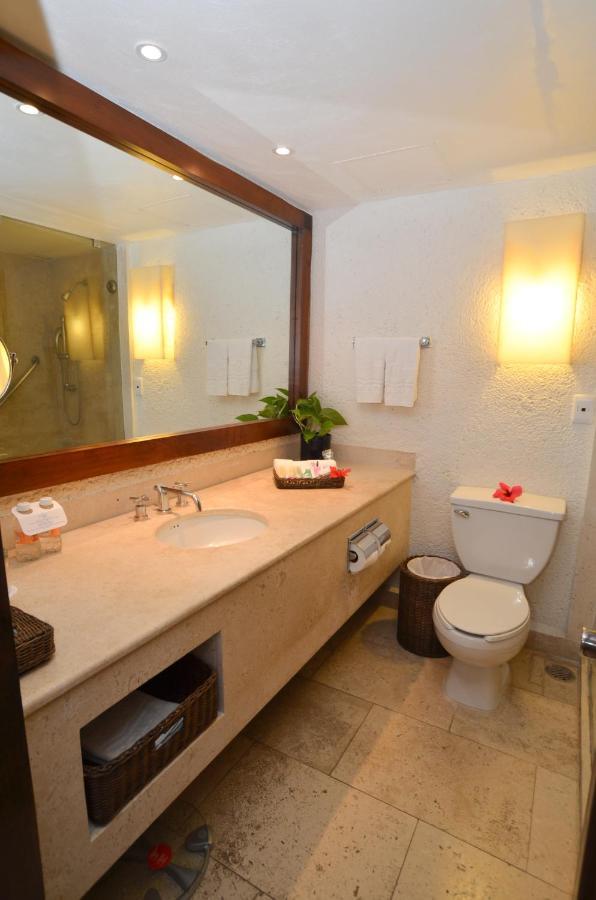 Brisas Beach Club One King Bed - Adults Only