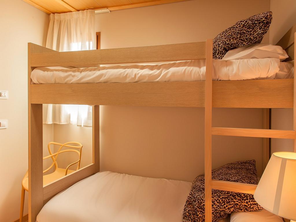 Bungalow Familiar con acceso al parque Terra Natura (2 adultos + 3 niños)