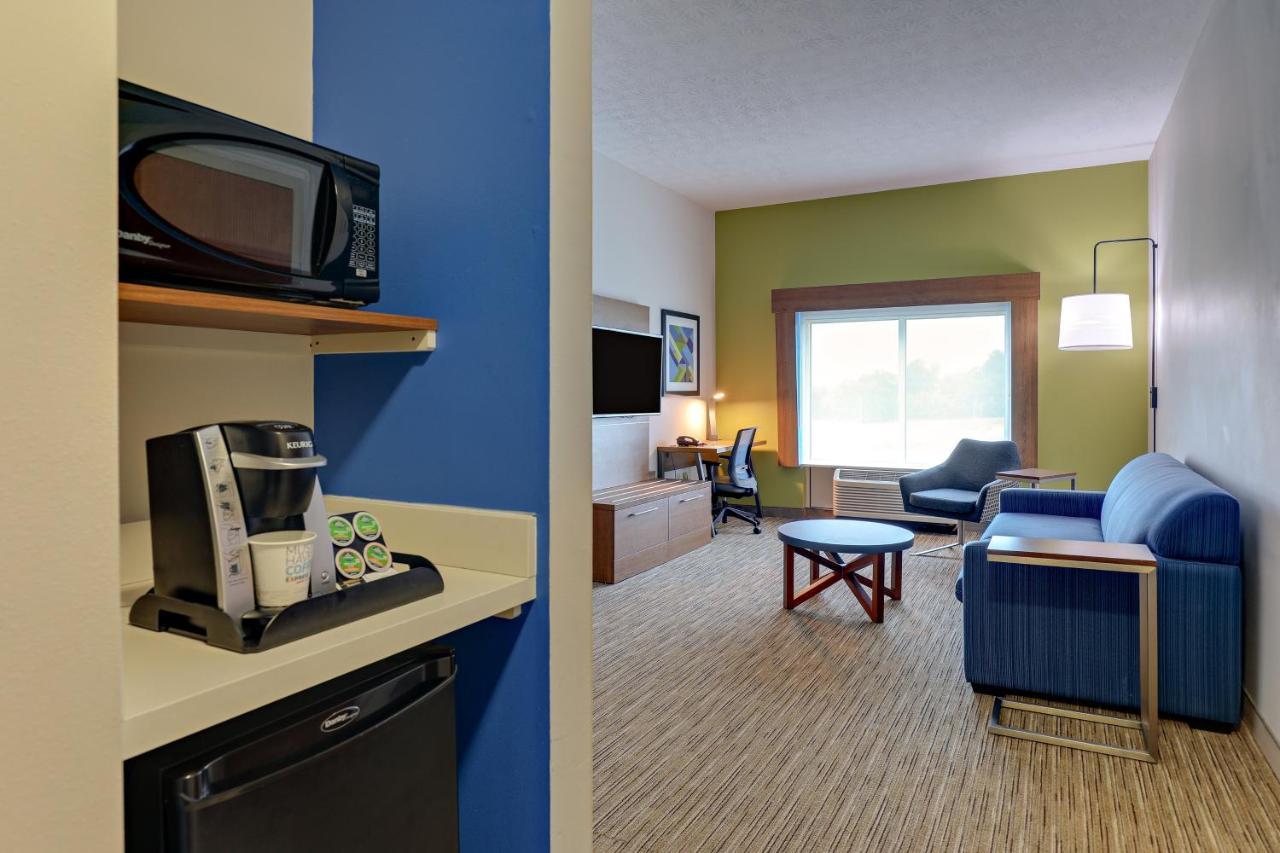 One-Bedroom King Suite