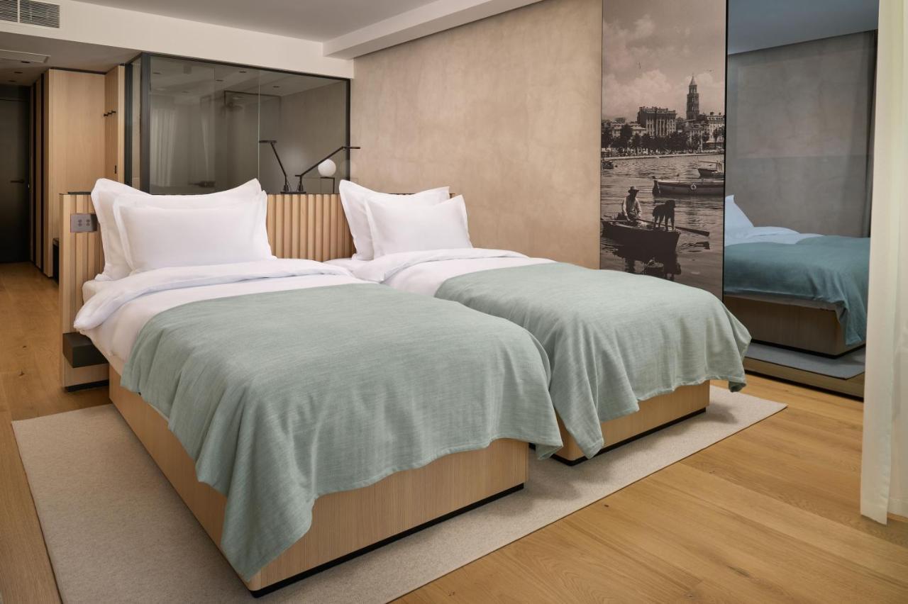 Premium Zweibettzimmer mit Balkon und Stadtblick