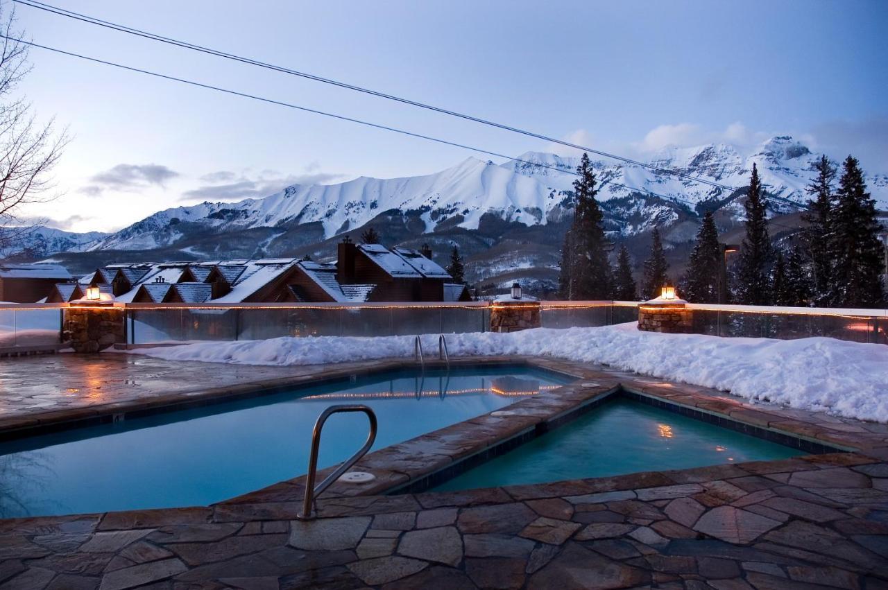 Apartment with Mountain View