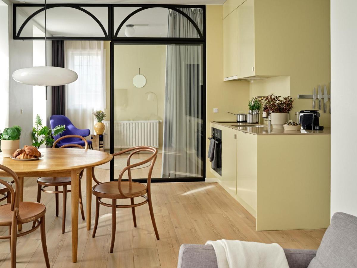 Superior One-Bedroom Apartment,1315301929:JPEG