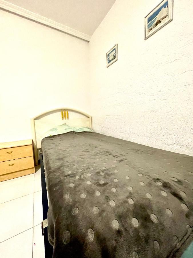 Basic Dreibettzimmer mit Gemeinschaftsbad