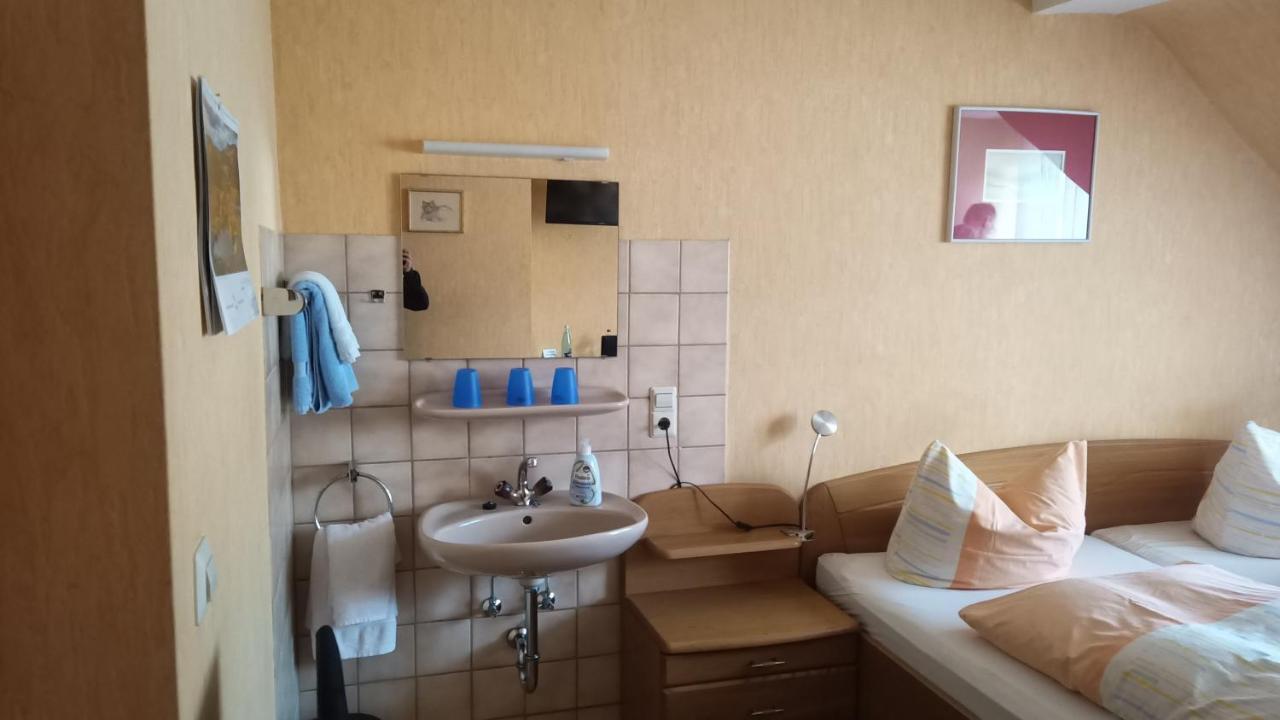 Tweepersoonskamer met Gedeelde Badkamer