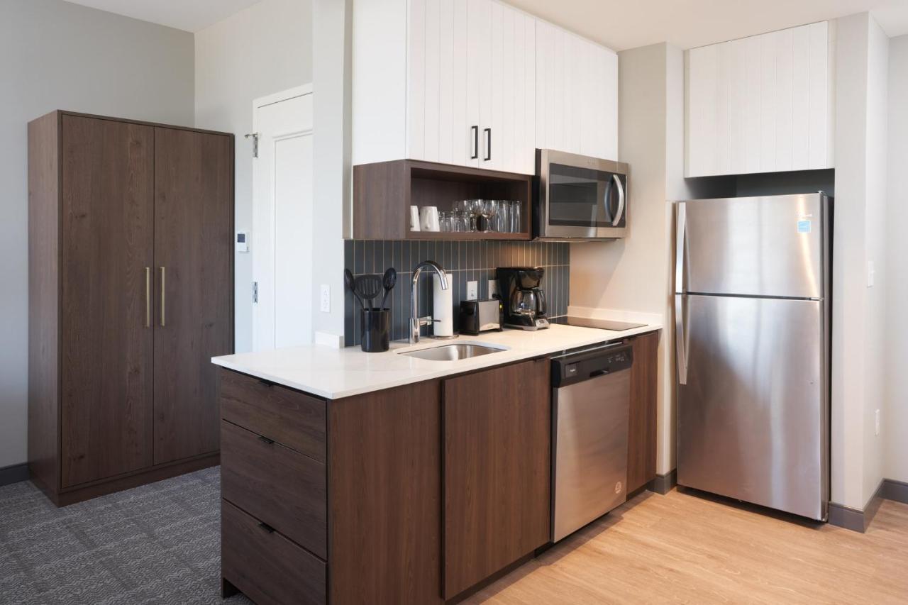 King Studio Suite City View
