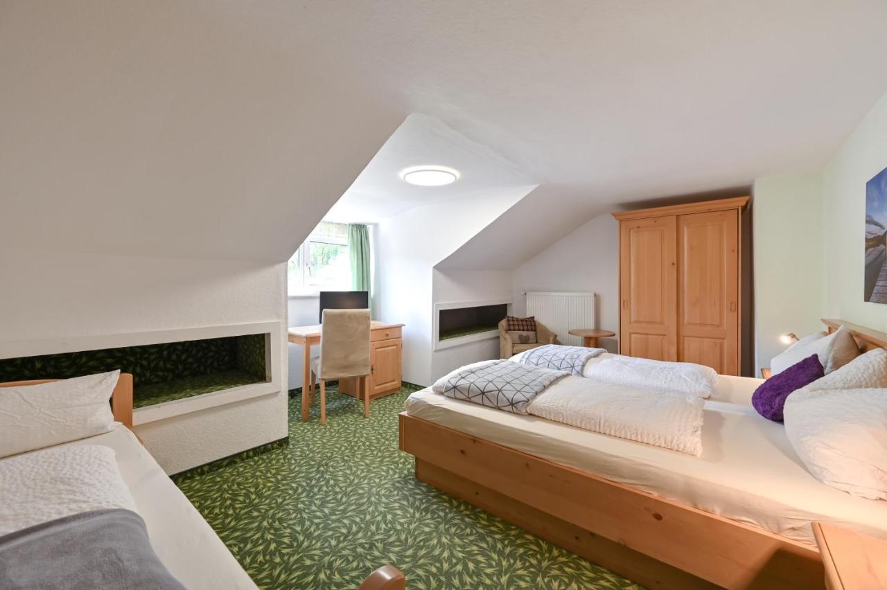Basic Triple Room with Bathroom on Floor,1319958664:JPEG