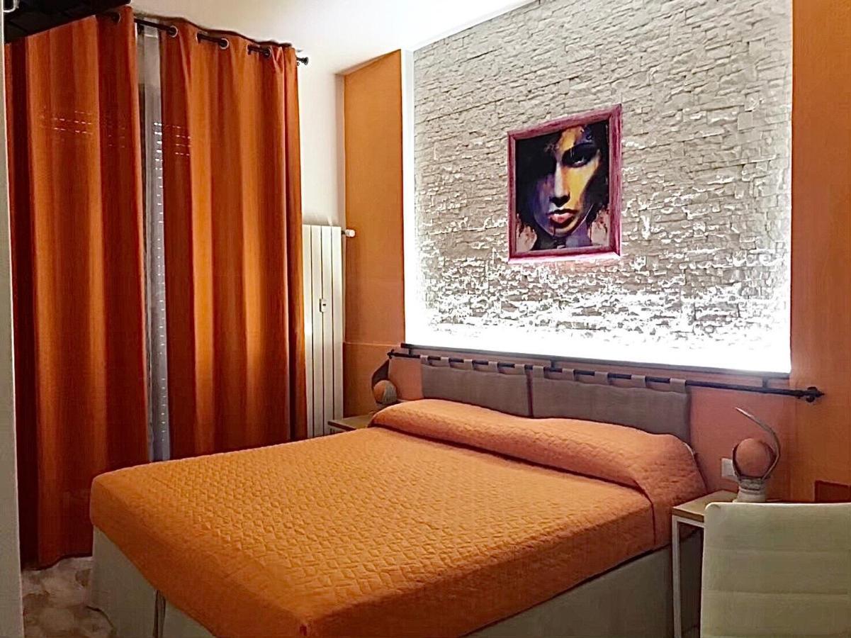 Camera Doppia con Letti Singoli con Bagno Privato