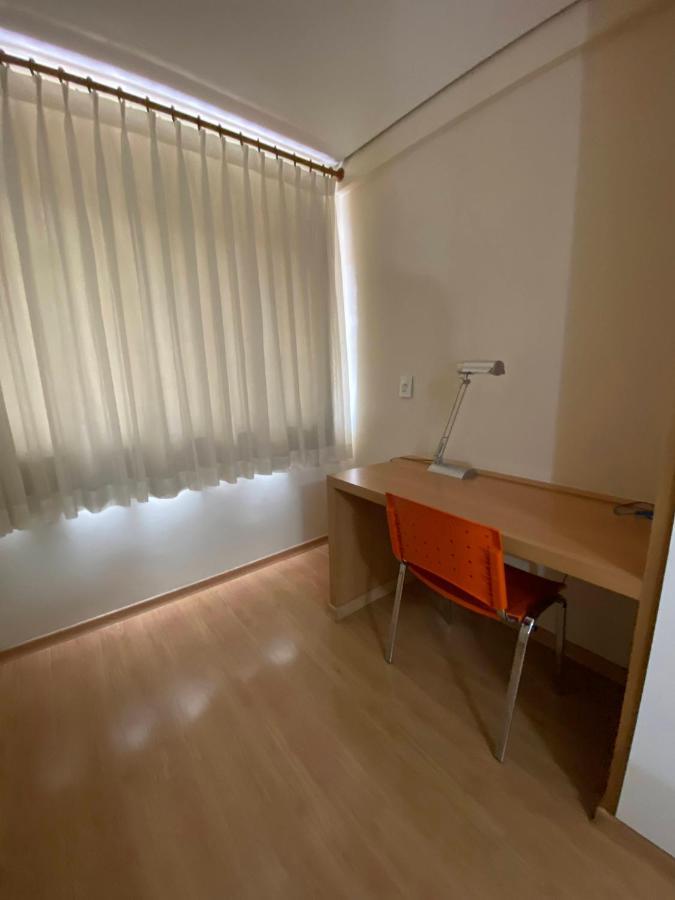 Quarto com Cama Queen-size