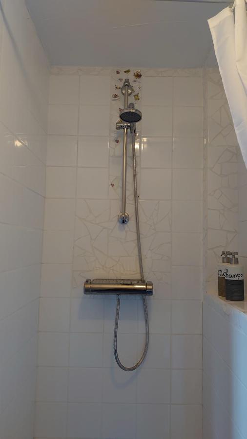Doppel-/Zweibettzimmer mit eigenem Bad