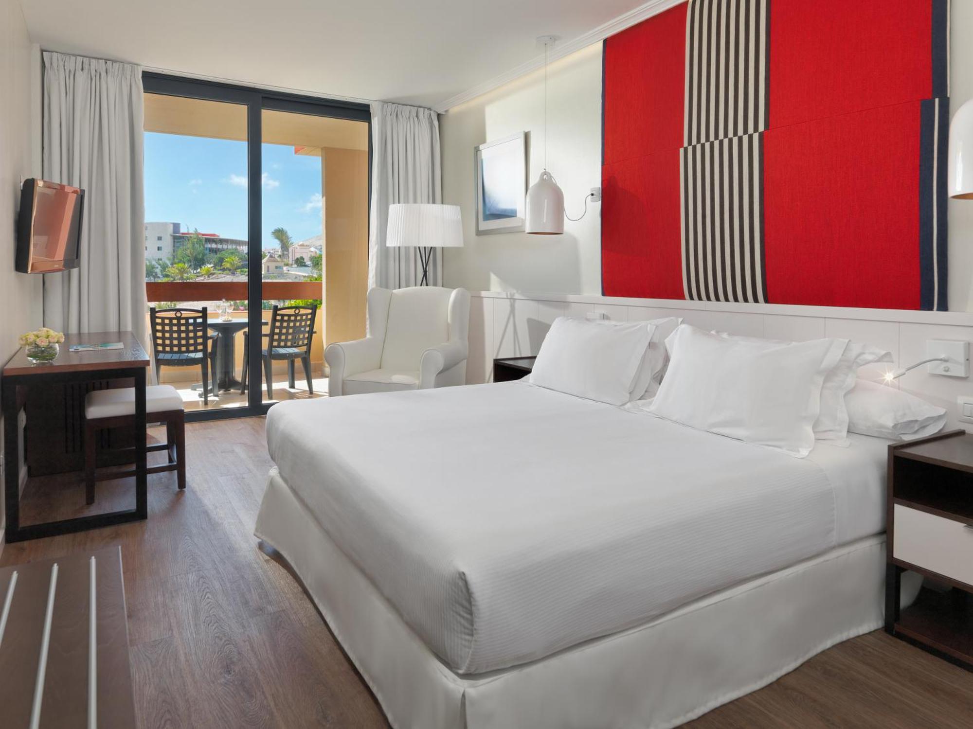 Chambre Double - Vue Latérale sur Mer (2 Adultes)