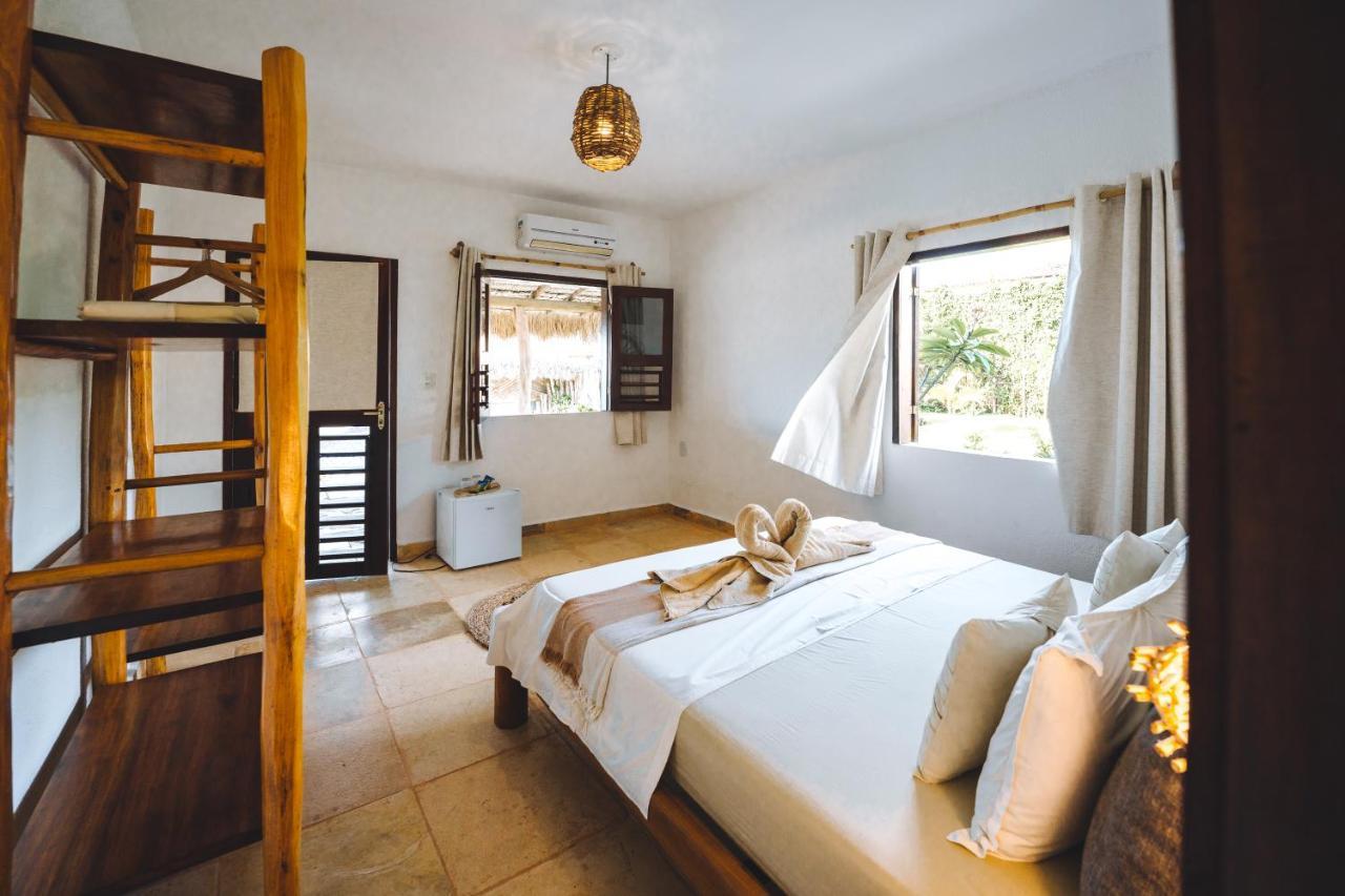 Quarto Superior com Cama de Casal ou 2 de Solteiro com Vista do Mar