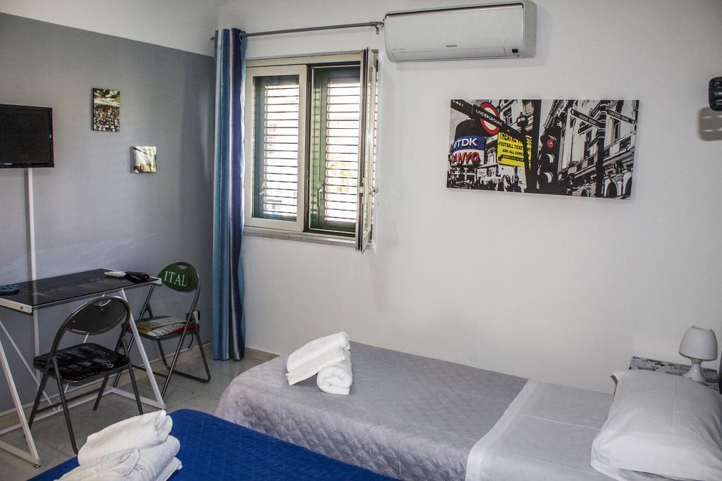 Doppel- oder Zweibettzimmer