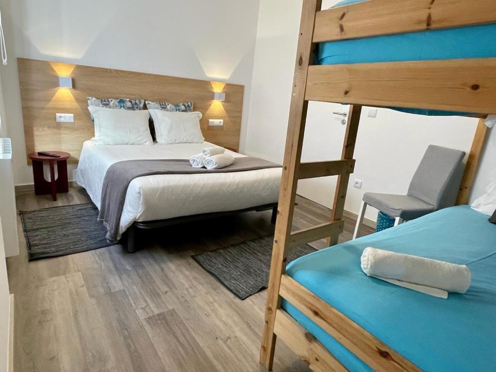 Quarto Familiar com Casa de Banho Privativa