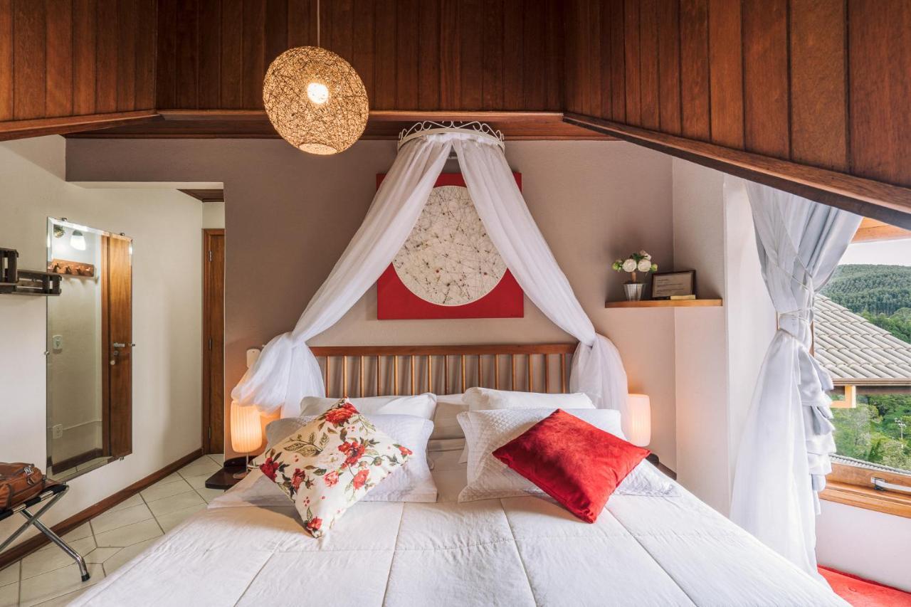 Quarto Duplo com Vista das Montanhas
