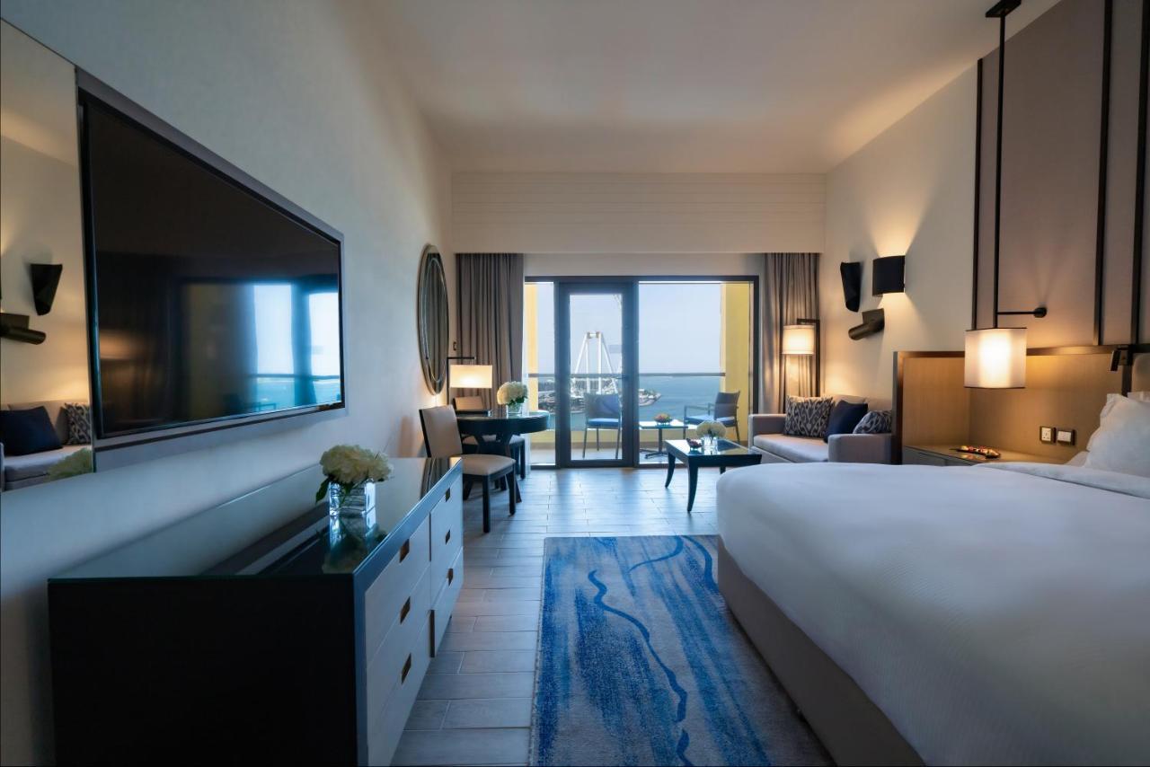 Sea Front View Room with Balcony - King Bed,1559292685:JPEG