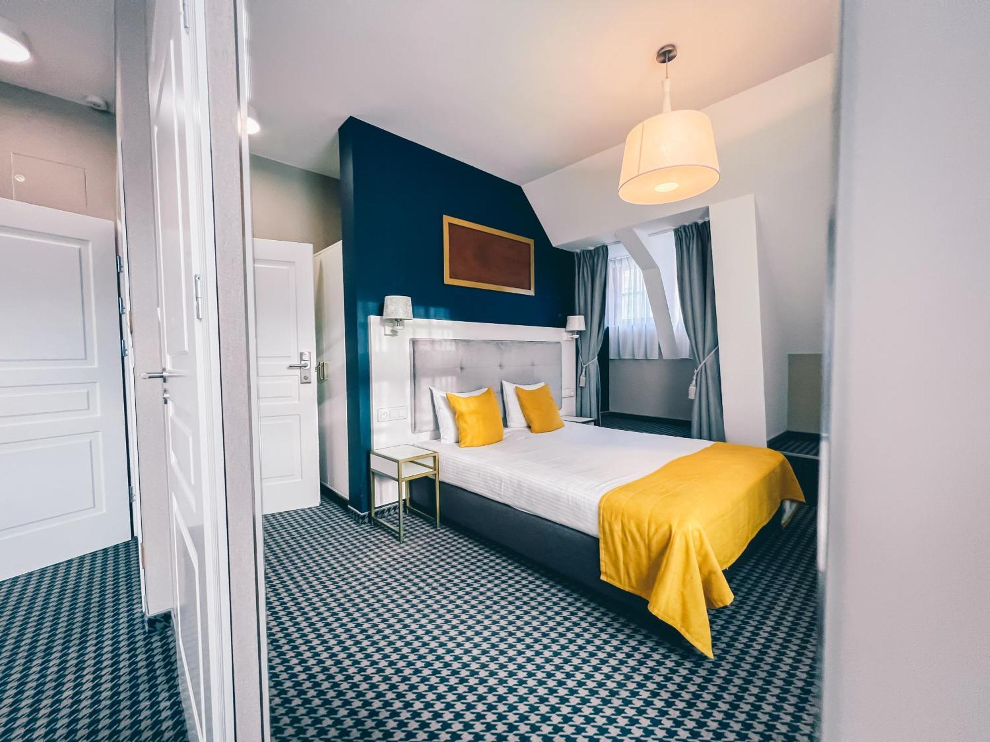 Classic Double Room - Queen Bed