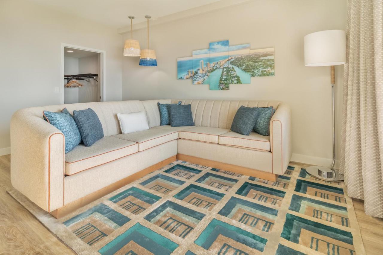 One Bedroom Suite - King Bed - Oceanfront,1678635846:JPEG