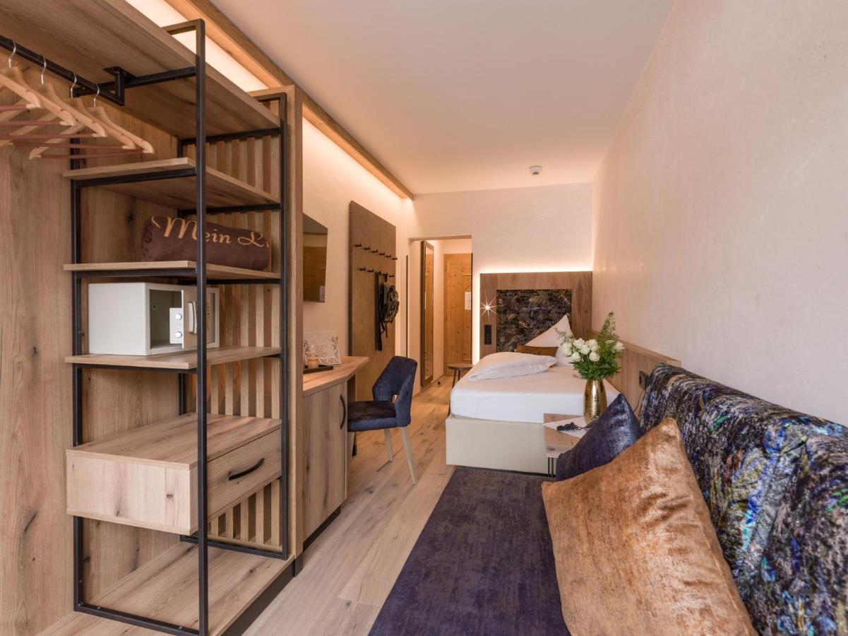 Einzelzimmer mit Balkon