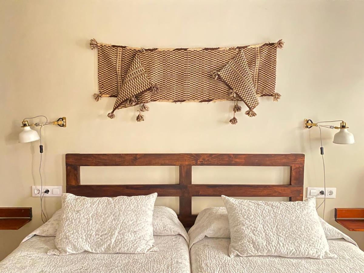 Twin Room,1341845348:JPEG