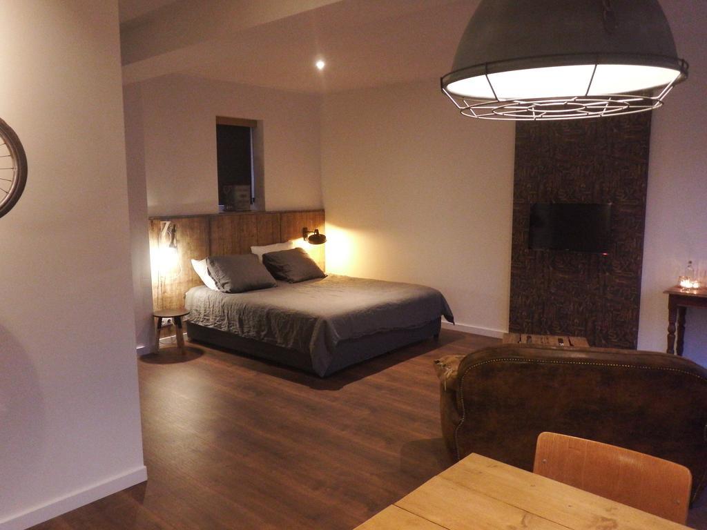 Studio met Kingsize Bed en Slaapbank