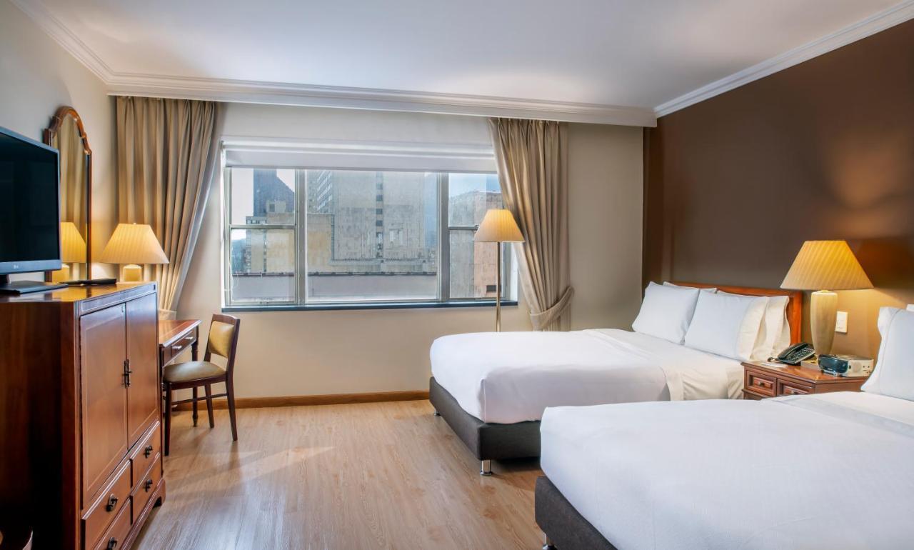 Quarto com 2 Camas de Solteiro