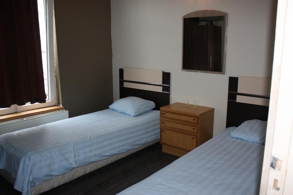 Double Room with Shared Bathroom,25989329:JPEG