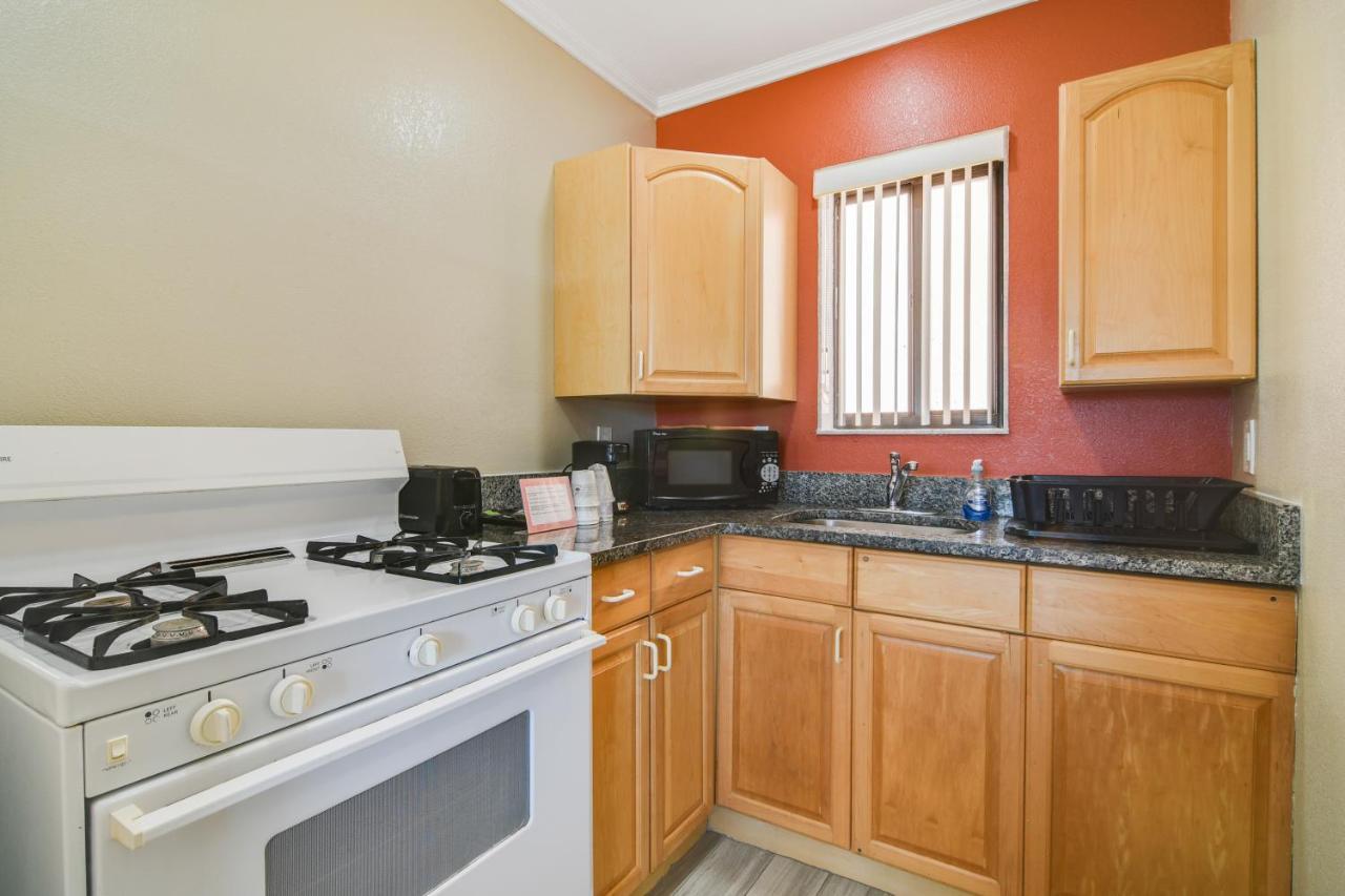 Two-Bedroom Suite with Ocean View - Non-Smoking,1350263254:JPEG