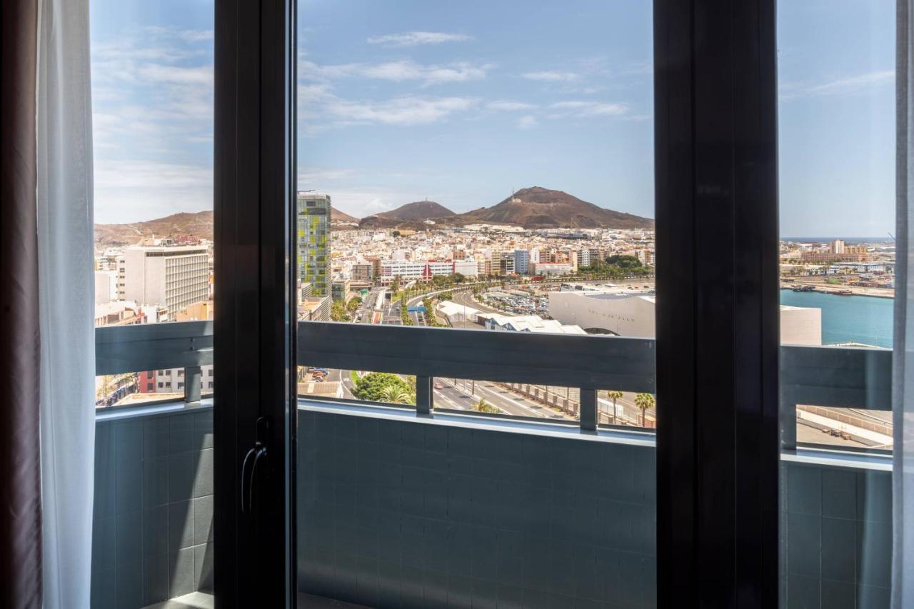 Standard Zimmer mit 1 Kingsize-Bett und Balkon