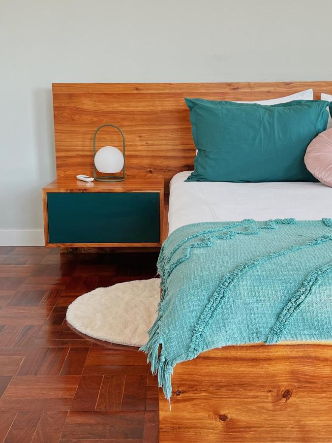 Kamer met Queensize Bed en Gedeelde Badkamer