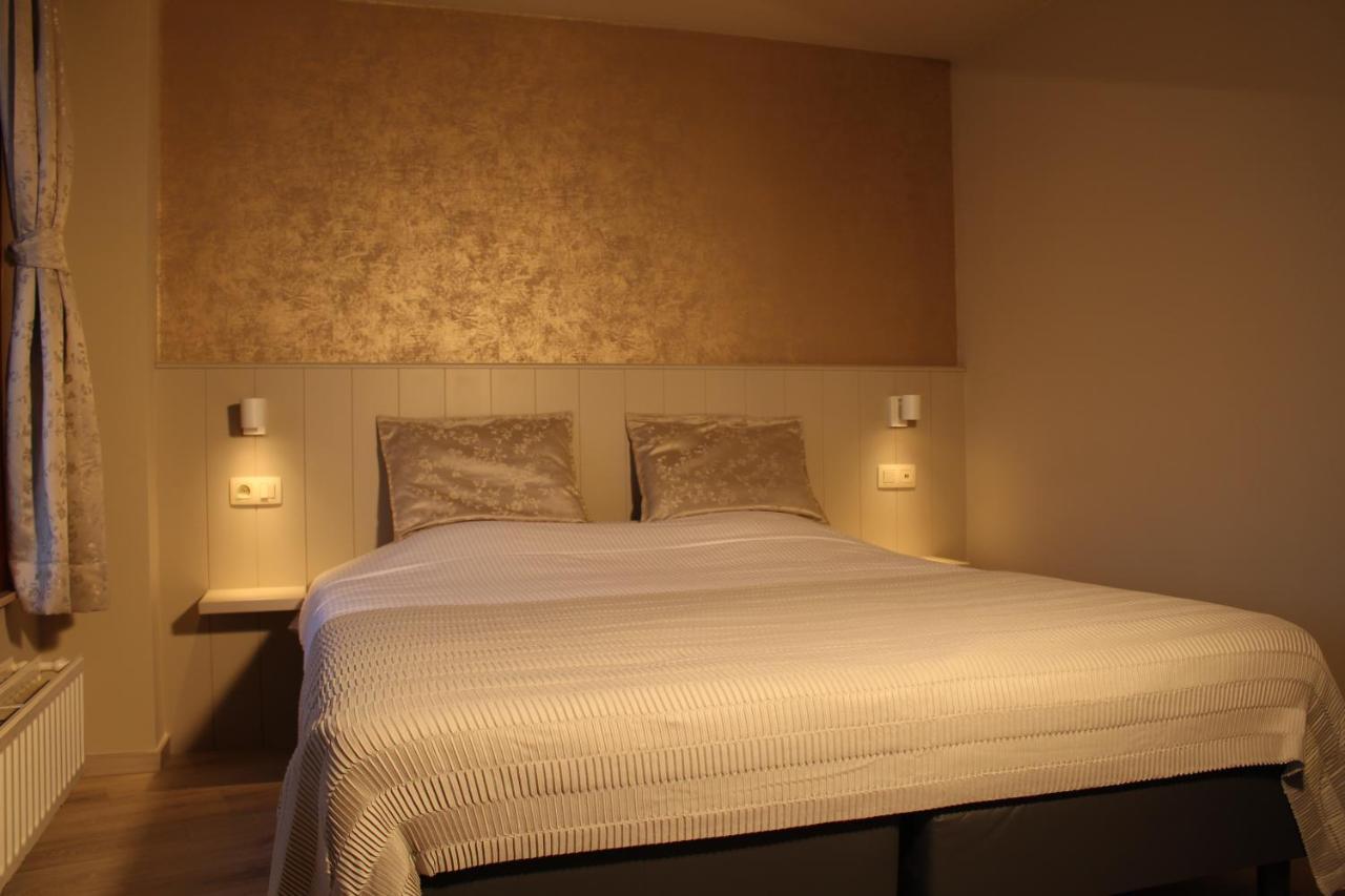 Doppelzimmer mit eigenem externen Bad