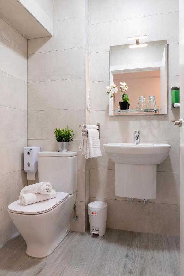 Quadruple Room Private Bathroom,1353168481:JPEG
