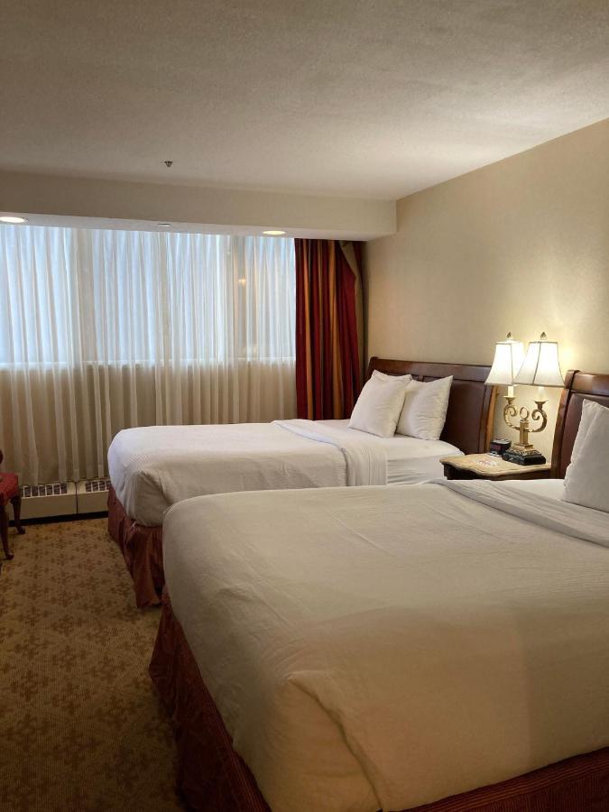 Deluxe Queen Room with Two Queen Beds